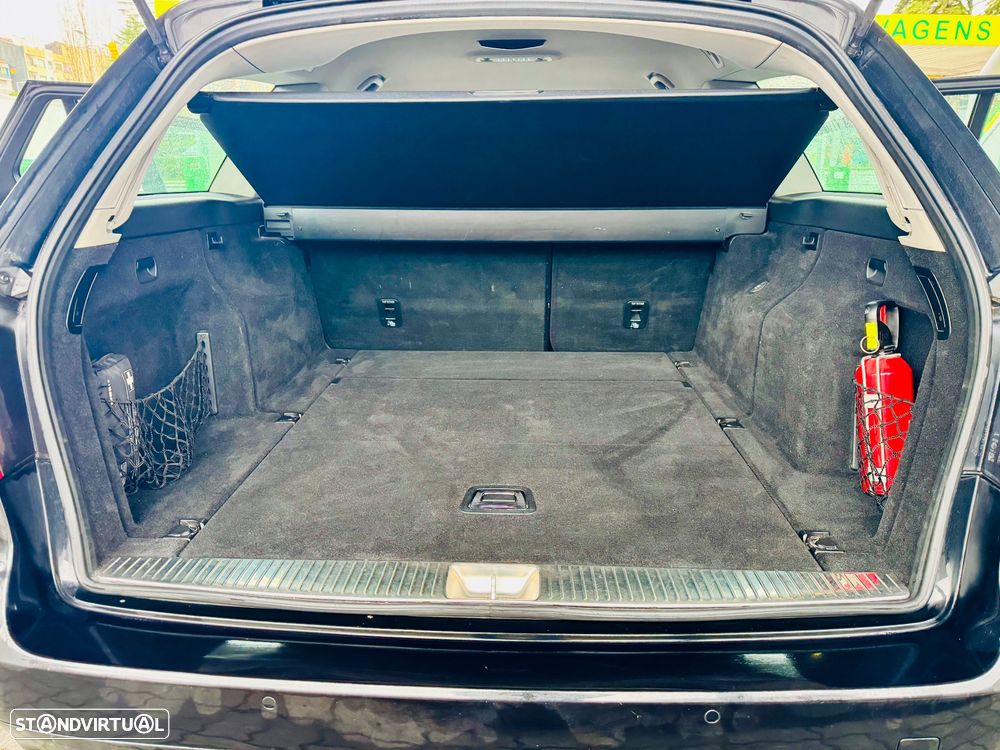 Mercedes-Benz E 220 CDi Classic BE 139g Auto. - 12