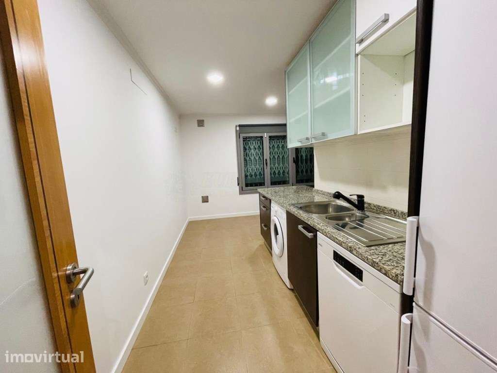 T2 recente no Sobral de Monte Agraço - Grande imagem: 5/26