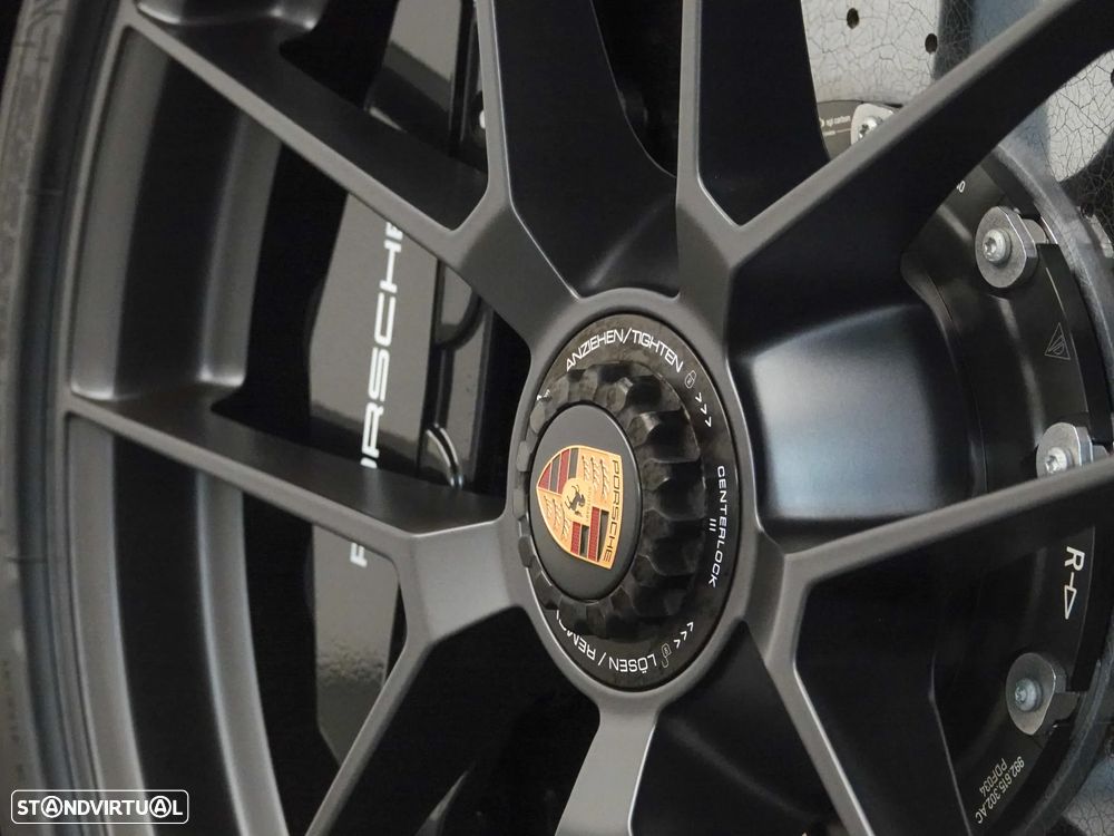 Porsche 911 (992) - 14