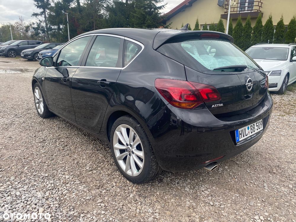 Opel Astra 1.4 Turbo Cosmo - 4