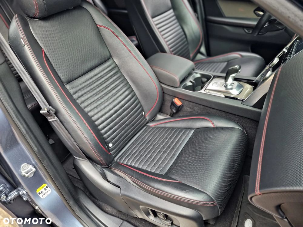 Land Rover Discovery Sport P200 R-Dynamic SE - 17