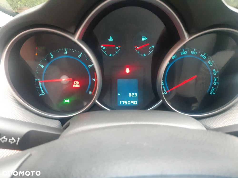 Chevrolet Cruze 1.6 Base - 2