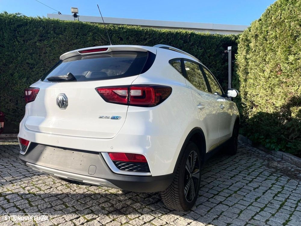 MG ZS EV 44.5 kWh Luxury - 2