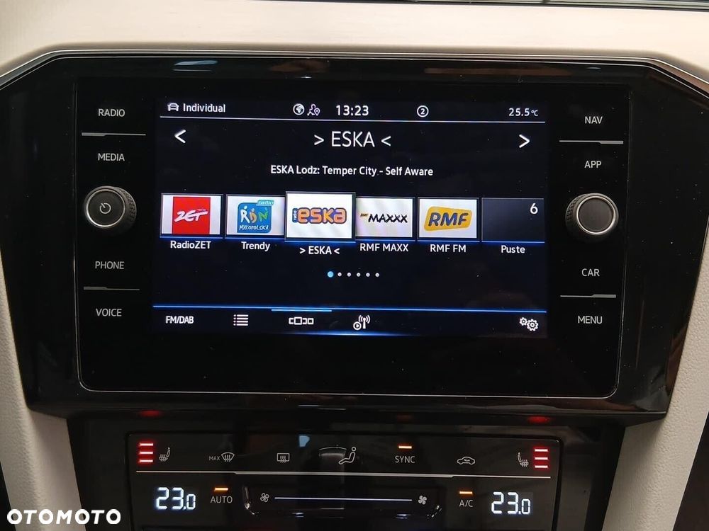 Volkswagen Passat 2.0 TDI Elegance DSG - 23