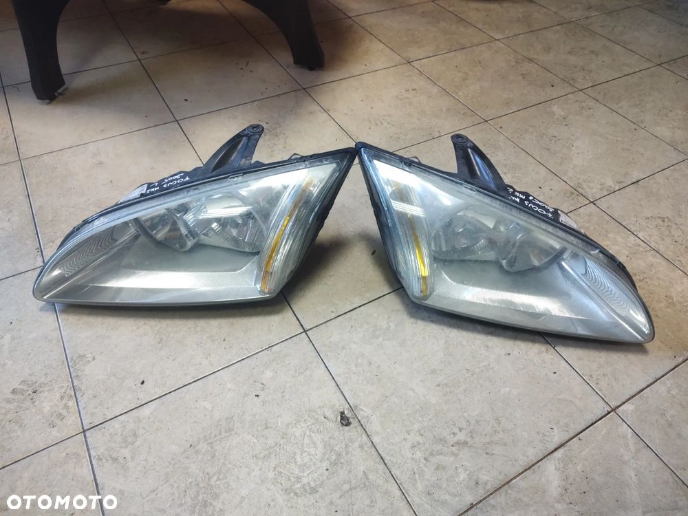 FORD FOCUS MK2 LAMPA PRZÓD LEWA PRAWA 4M51-13W030-AE