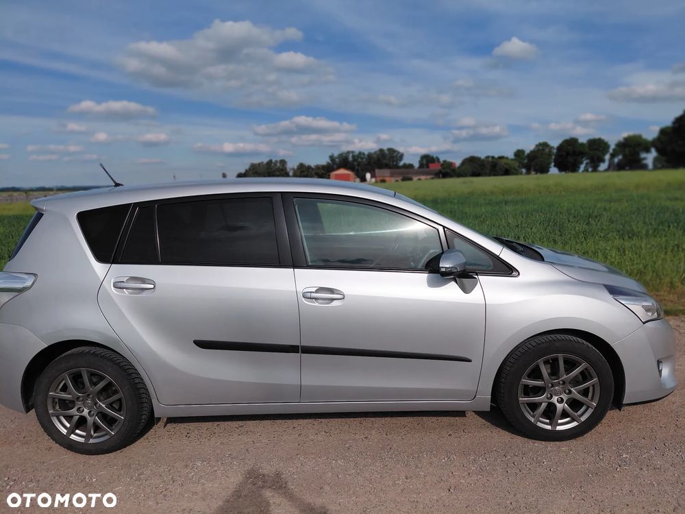 Toyota Verso 2.0 D-4D Premium - 2