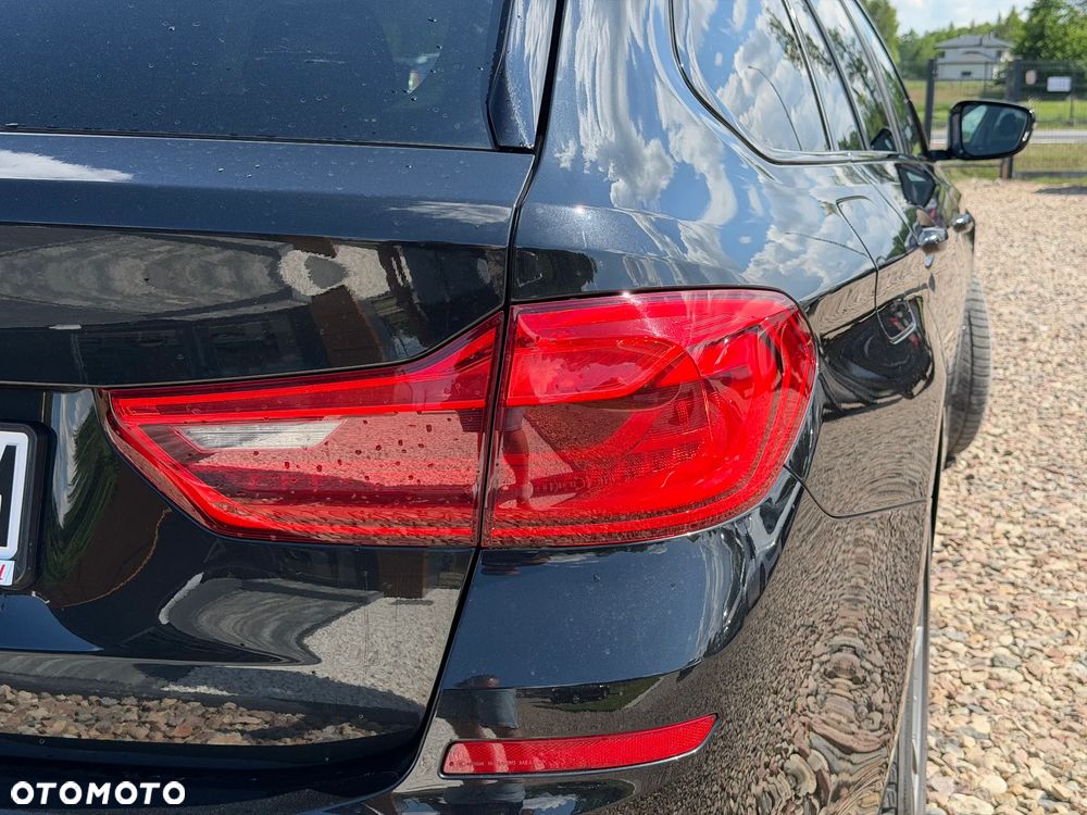 BMW Seria 5 520d Sport Line - 23