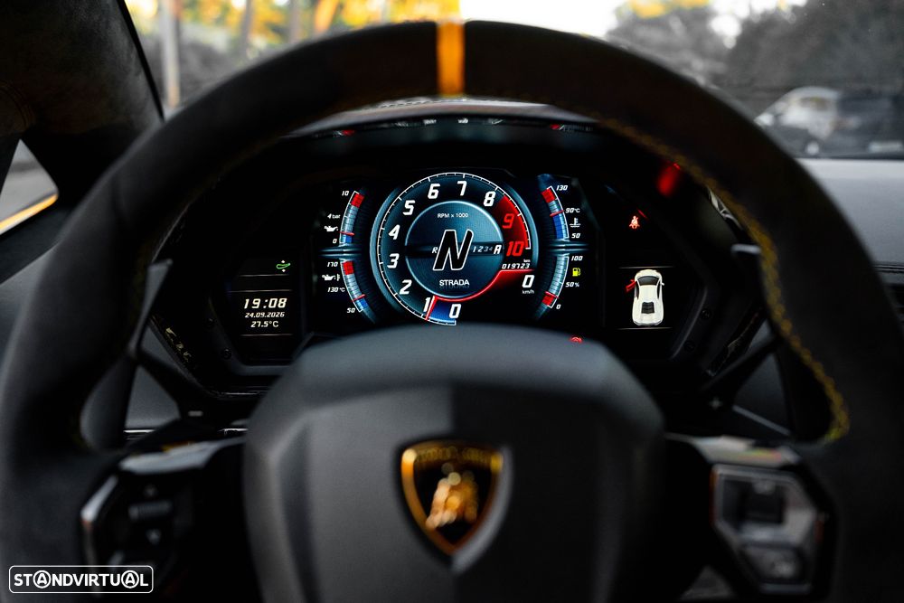 Lamborghini Aventador 6.5 V12 LP740-4 S - 46
