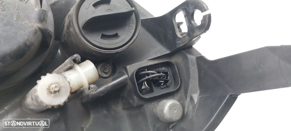 Ótica / farol direita FORD Fiesta V (JH_, JD_) - 3