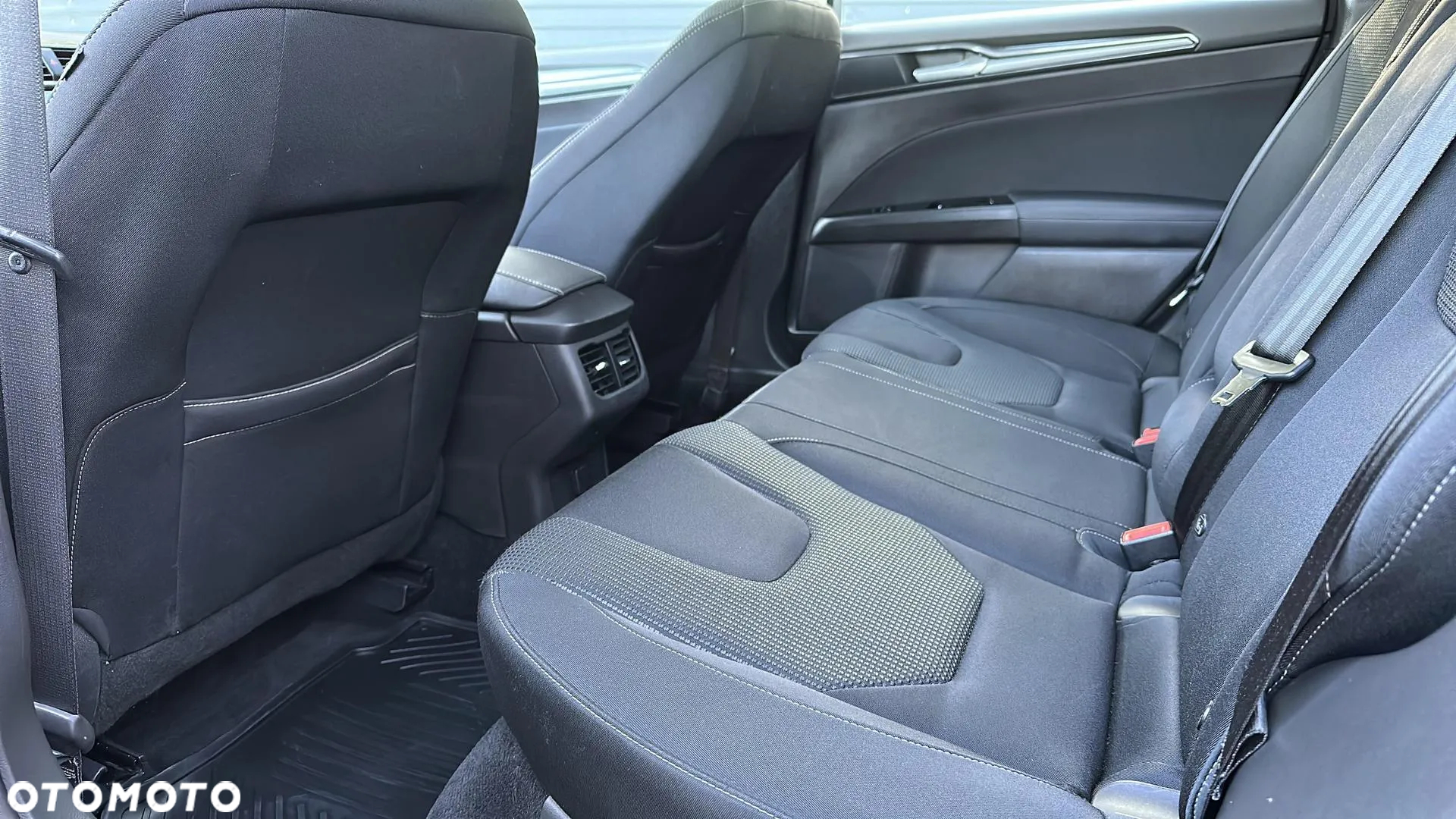 Ford Mondeo 2.0 EcoBlue Titanium - 18