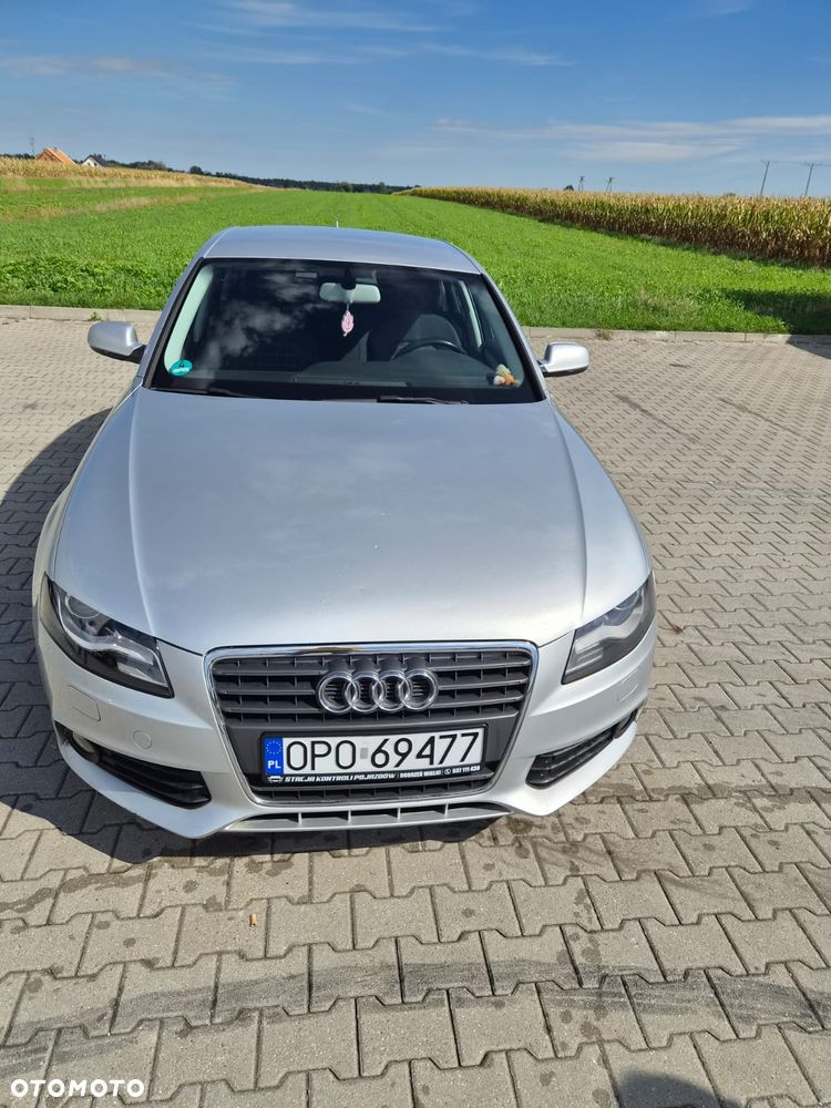 Audi A4 Limousine 2010 photo 2