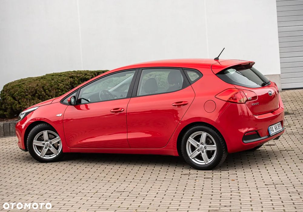Kia Ceed - 10