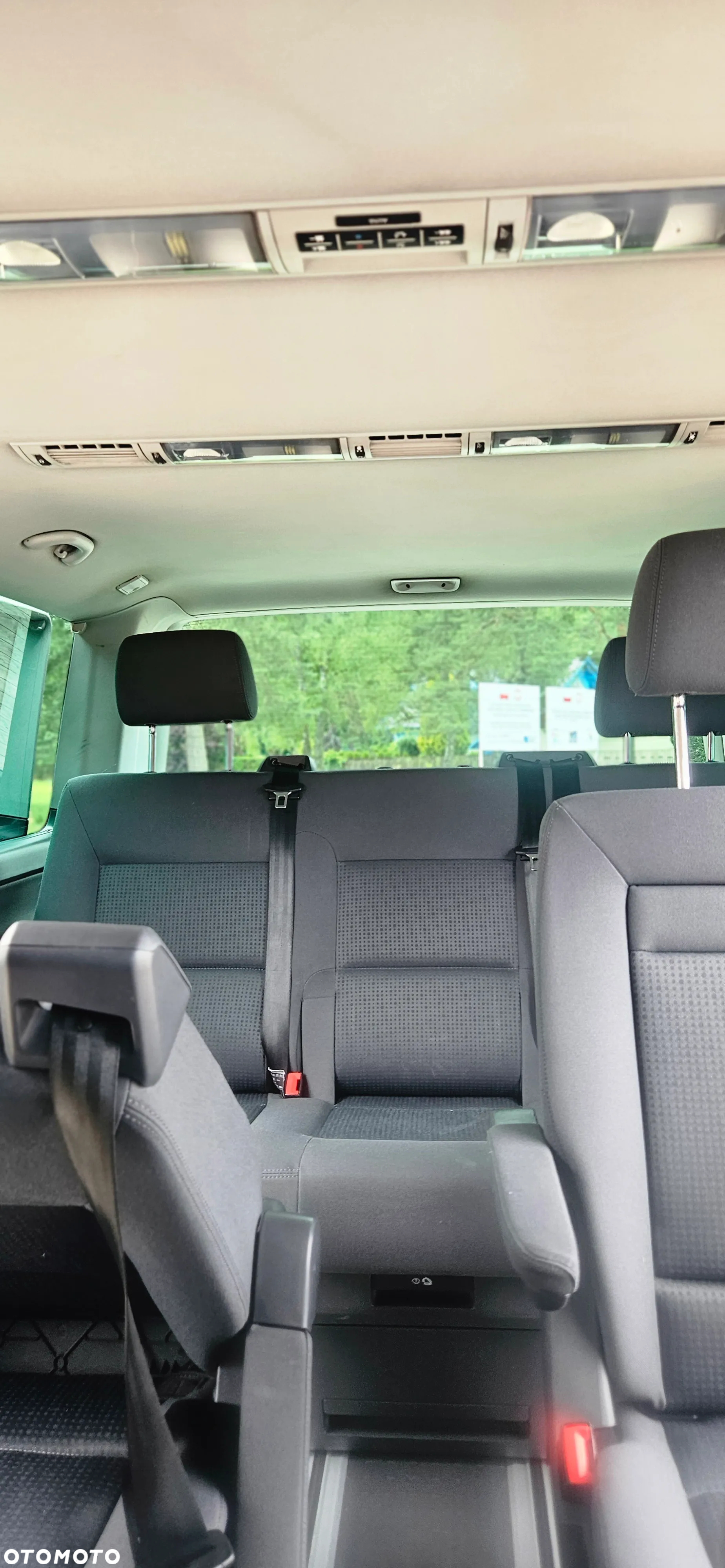 Volkswagen Multivan - 14