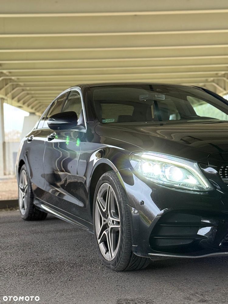 Mercedes-Benz Klasa C 200 4Matic 9G-TRONIC - 32