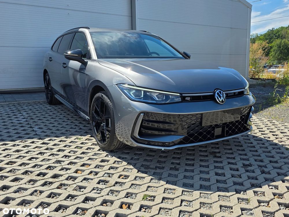 Volkswagen Passat Variant 2.0 TSI R-Line Plus DSG - 9