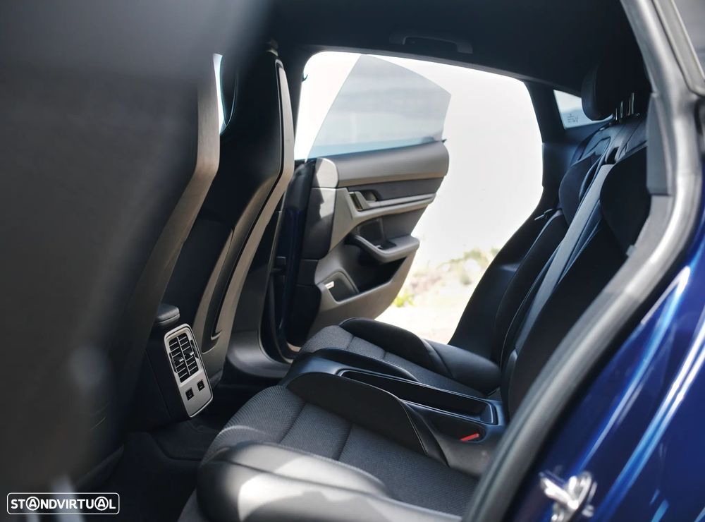 Porsche Taycan Turbo - 10