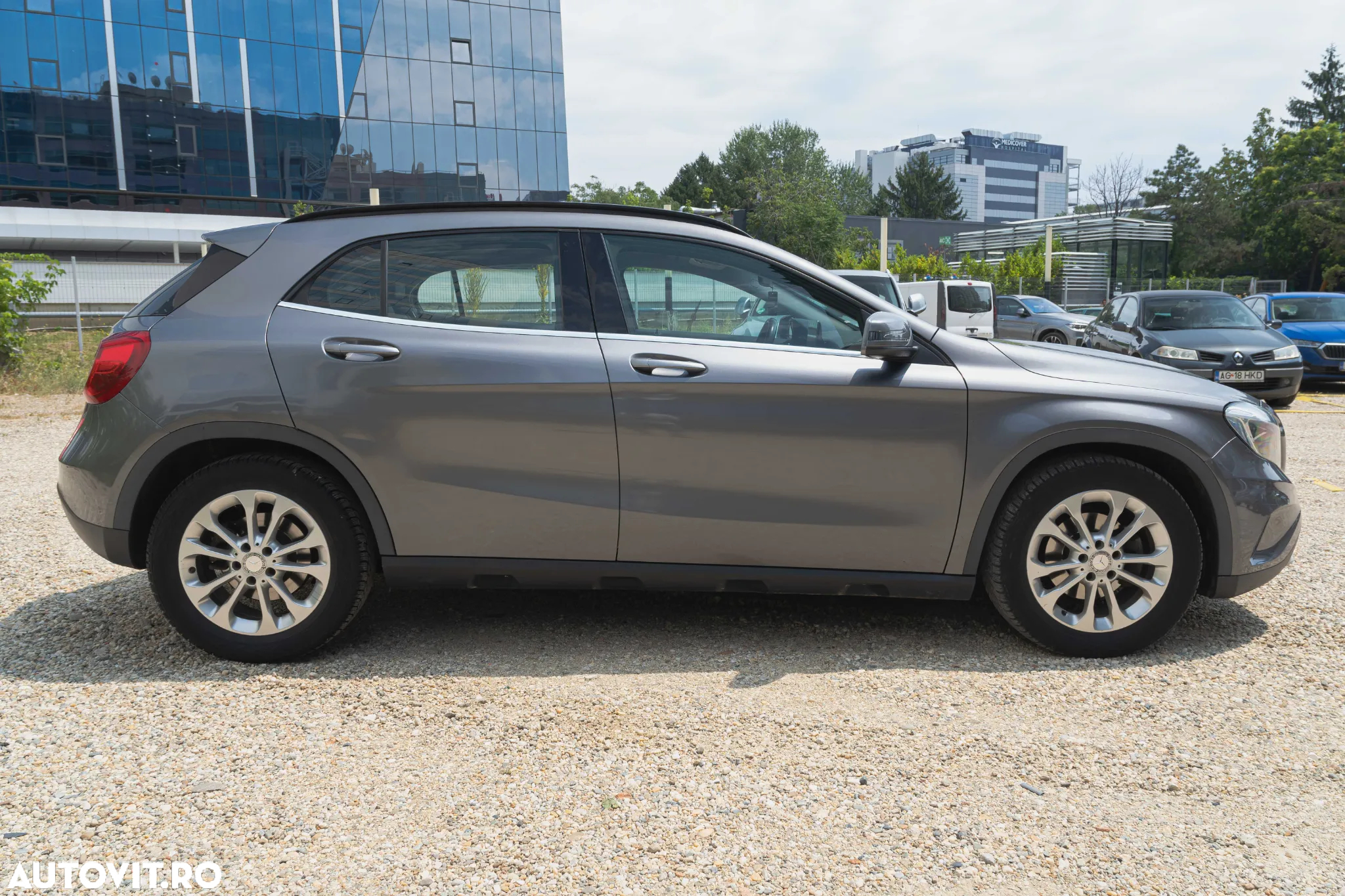 Mercedes-Benz GLA 180 d - 4