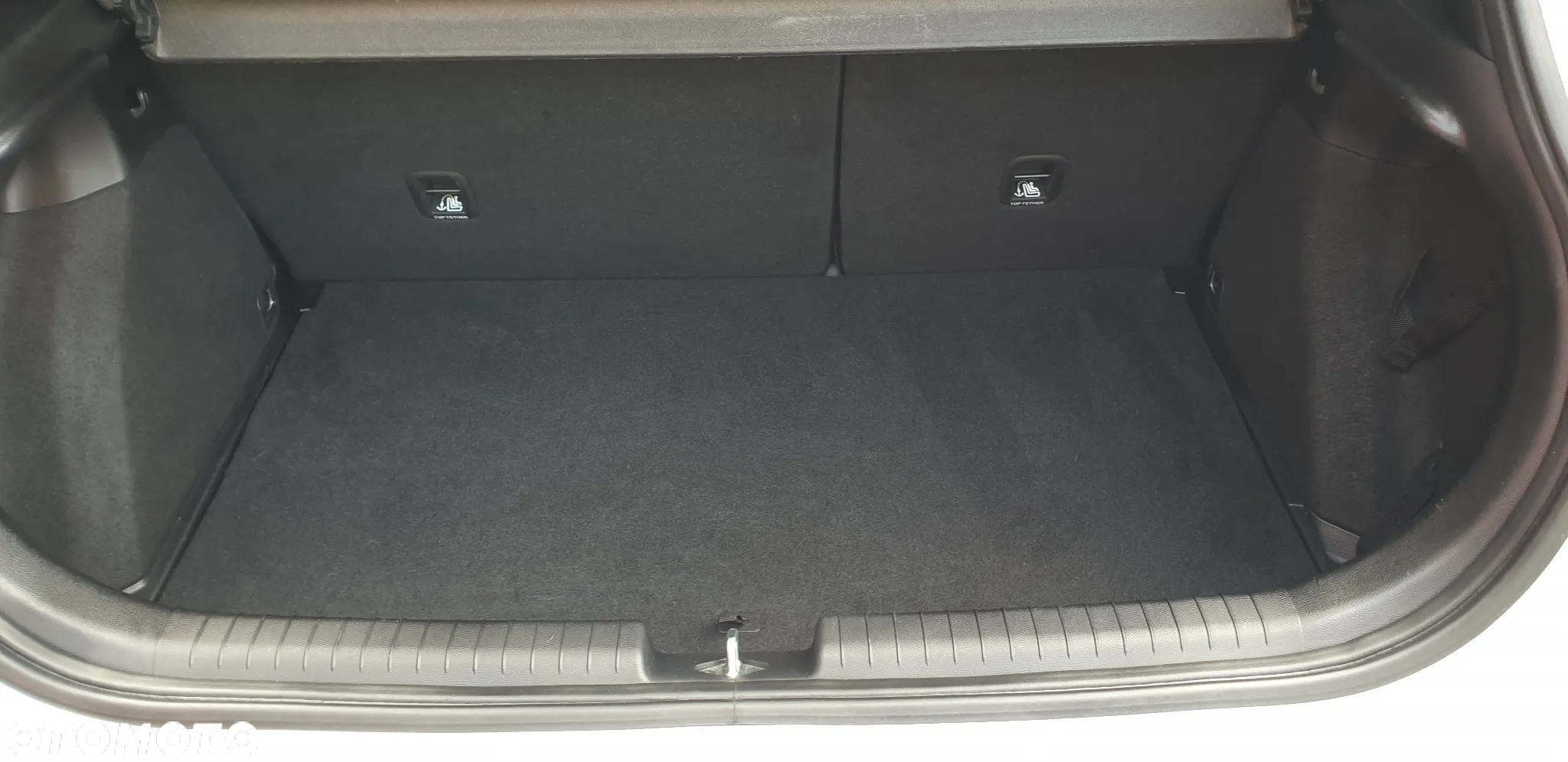 Hyundai i20 1.4 YES Gold - 24