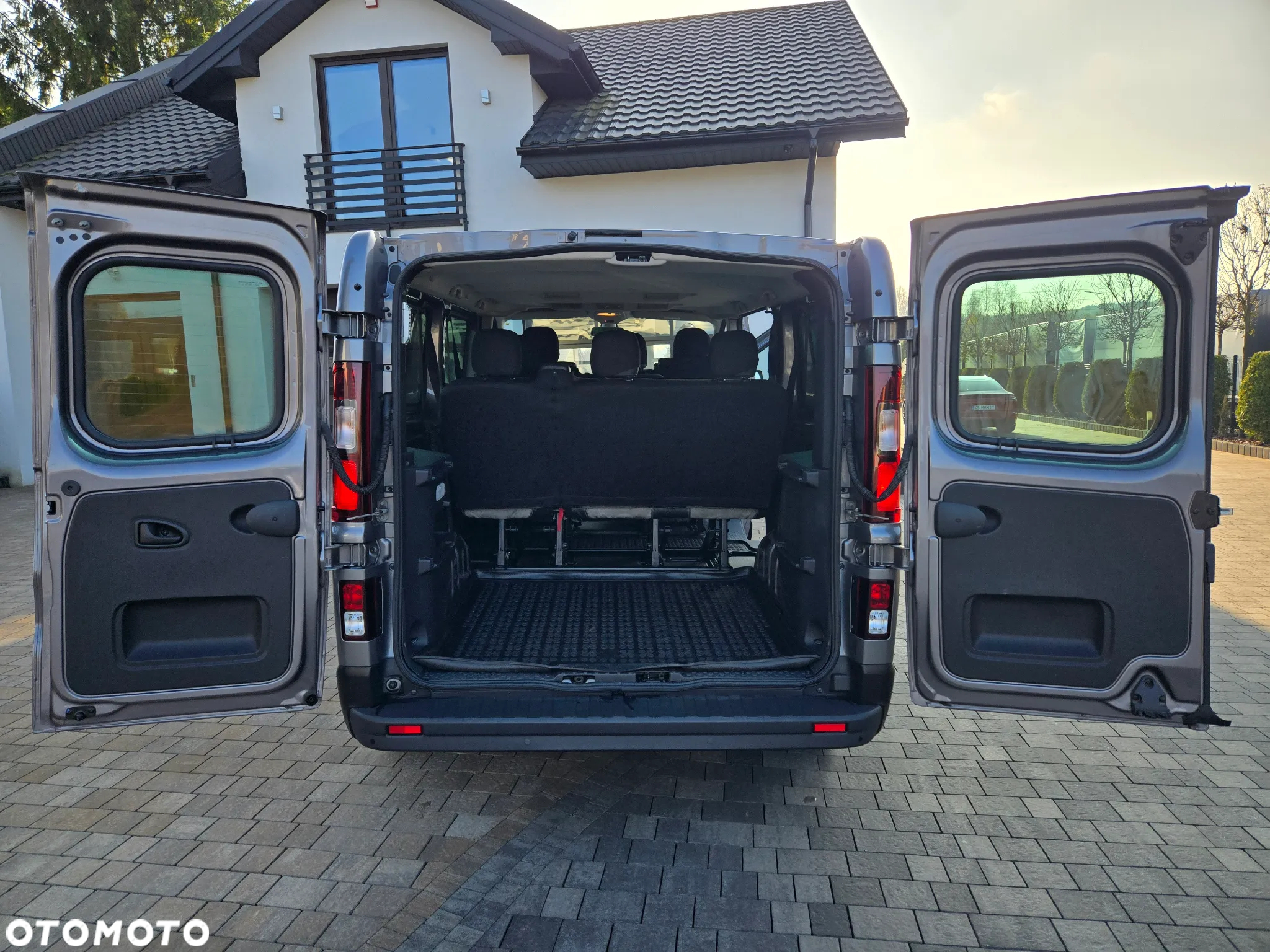 Renault Trafic Grand SpaceClass 2.0 dCi EDC - 31