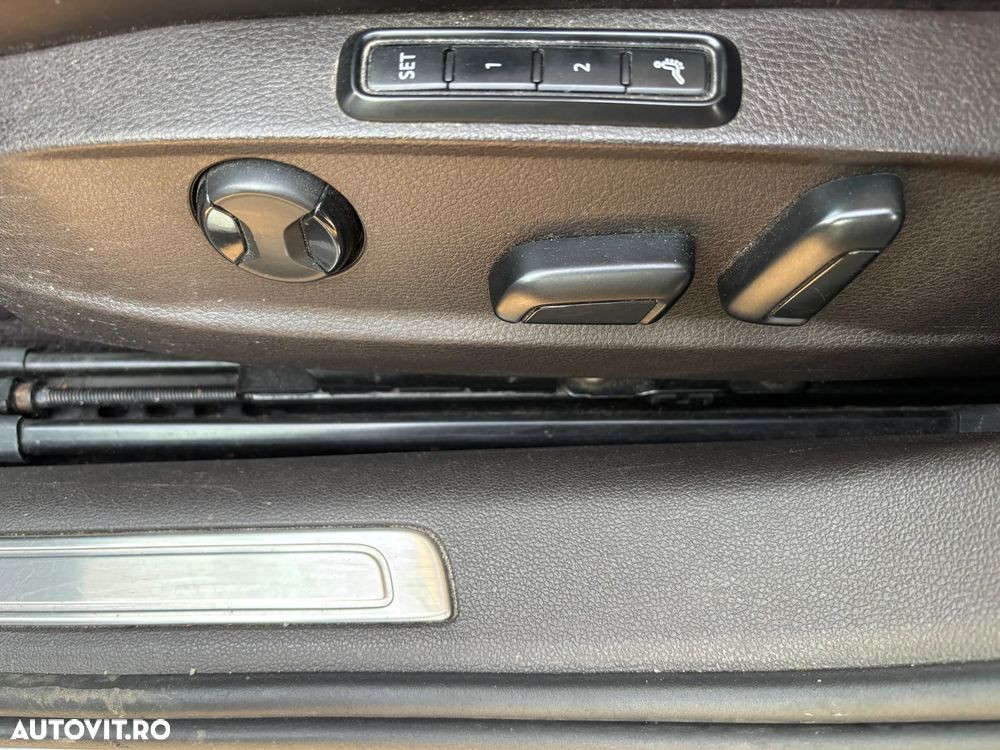 Volkswagen Passat Variant 2.0 TDI DSG 4Motion Highline - 26