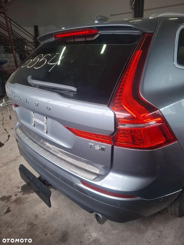 Volvo XC60 II Drzwi lewy tyl kod lakieru 714 - 6