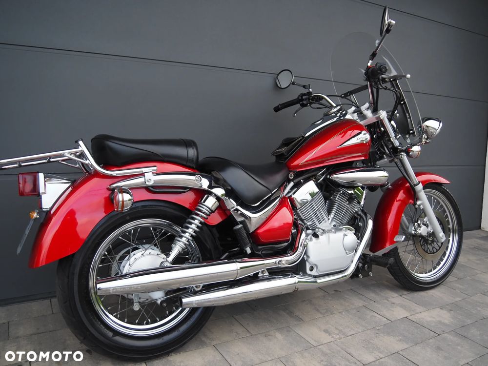 Suzuki Intruder - 17
