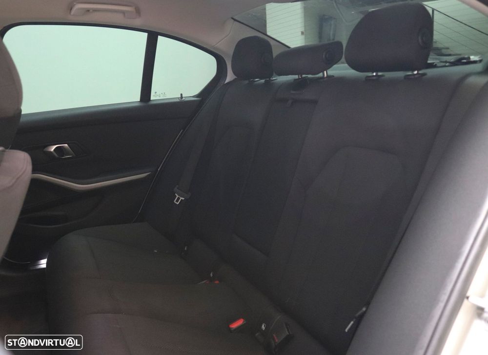 BMW 330 e Line Luxury Auto - 42