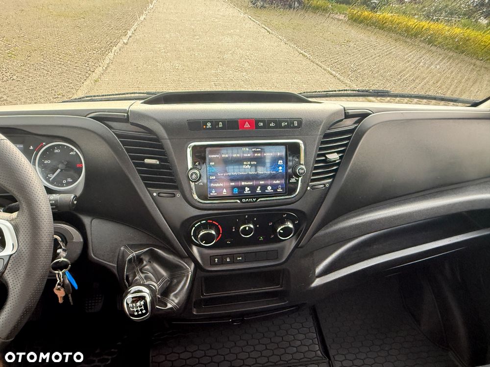 Iveco DAILY 35/50-180 3.0 HPI 180KM BLOKADA MOSTU! WYWROTKA 3-stronna ! 90 tyś km! HAK! Jak Nowy!! - 14