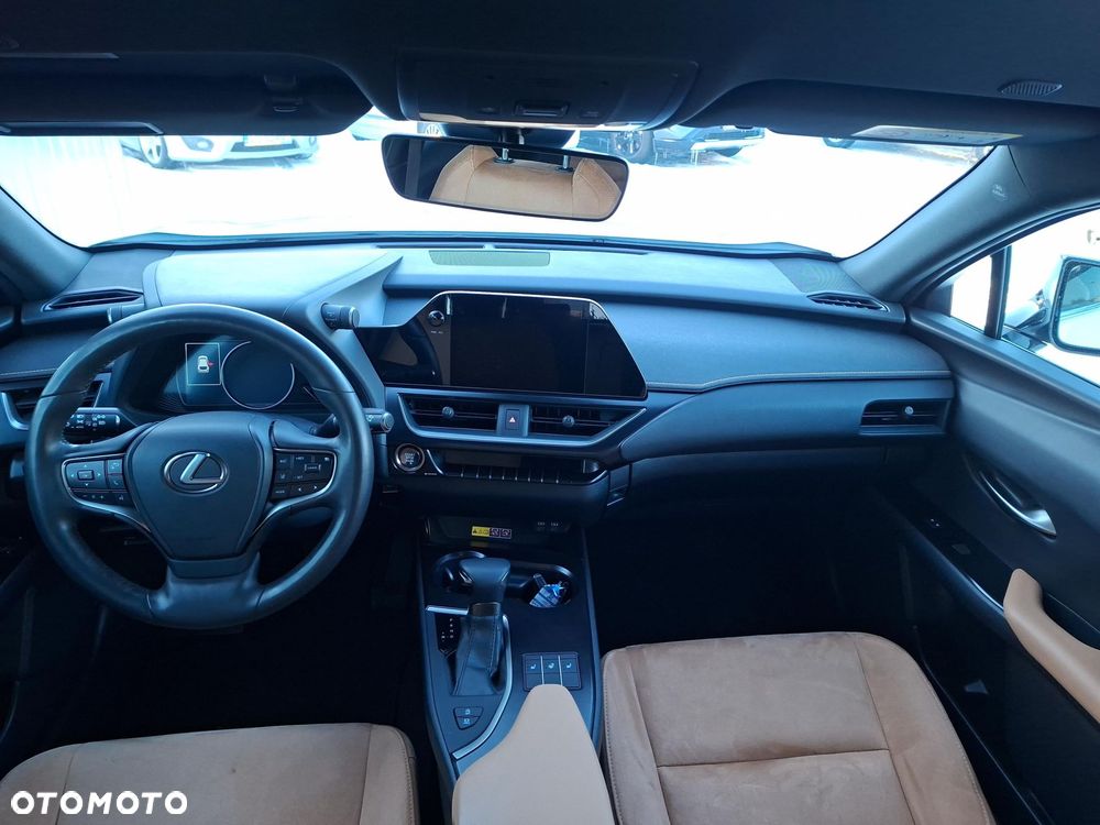 Lexus UX - 11