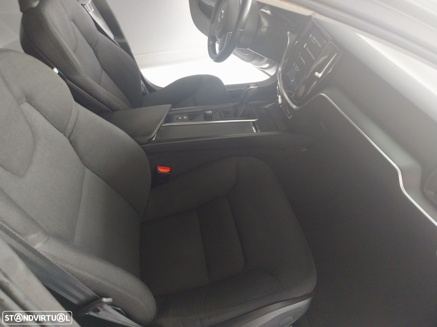 Volvo V60 2.0 D3 Momentum - 7