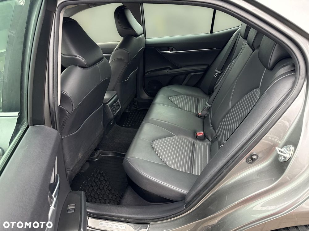 Toyota Camry 2.5 Hybrid Prestige CVT - 11