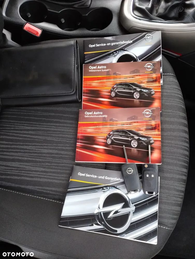Opel Astra - 35