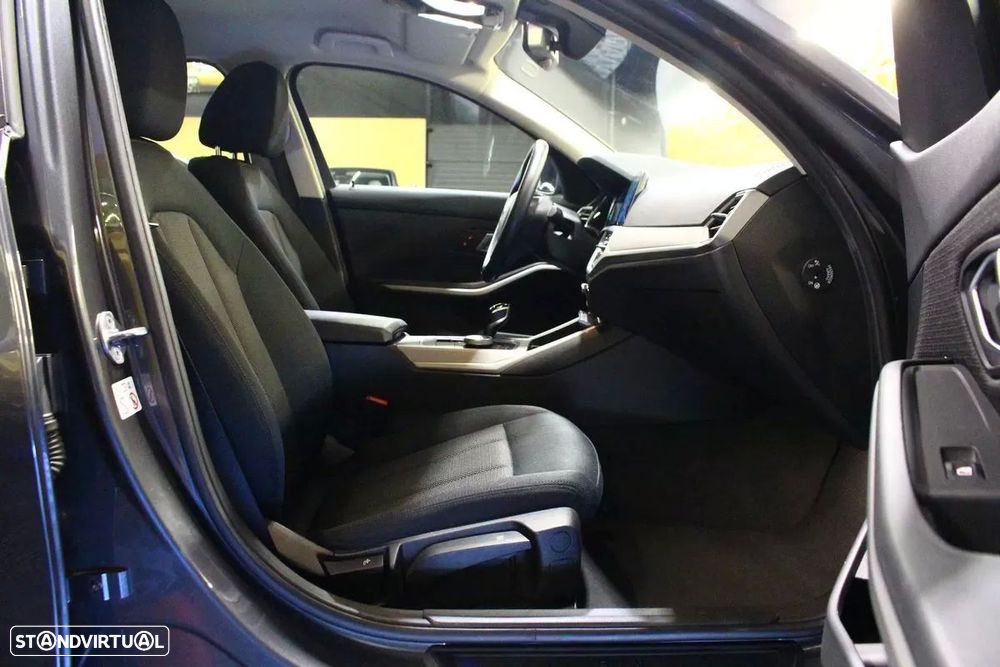 BMW 318 d Line Luxury Auto - 16