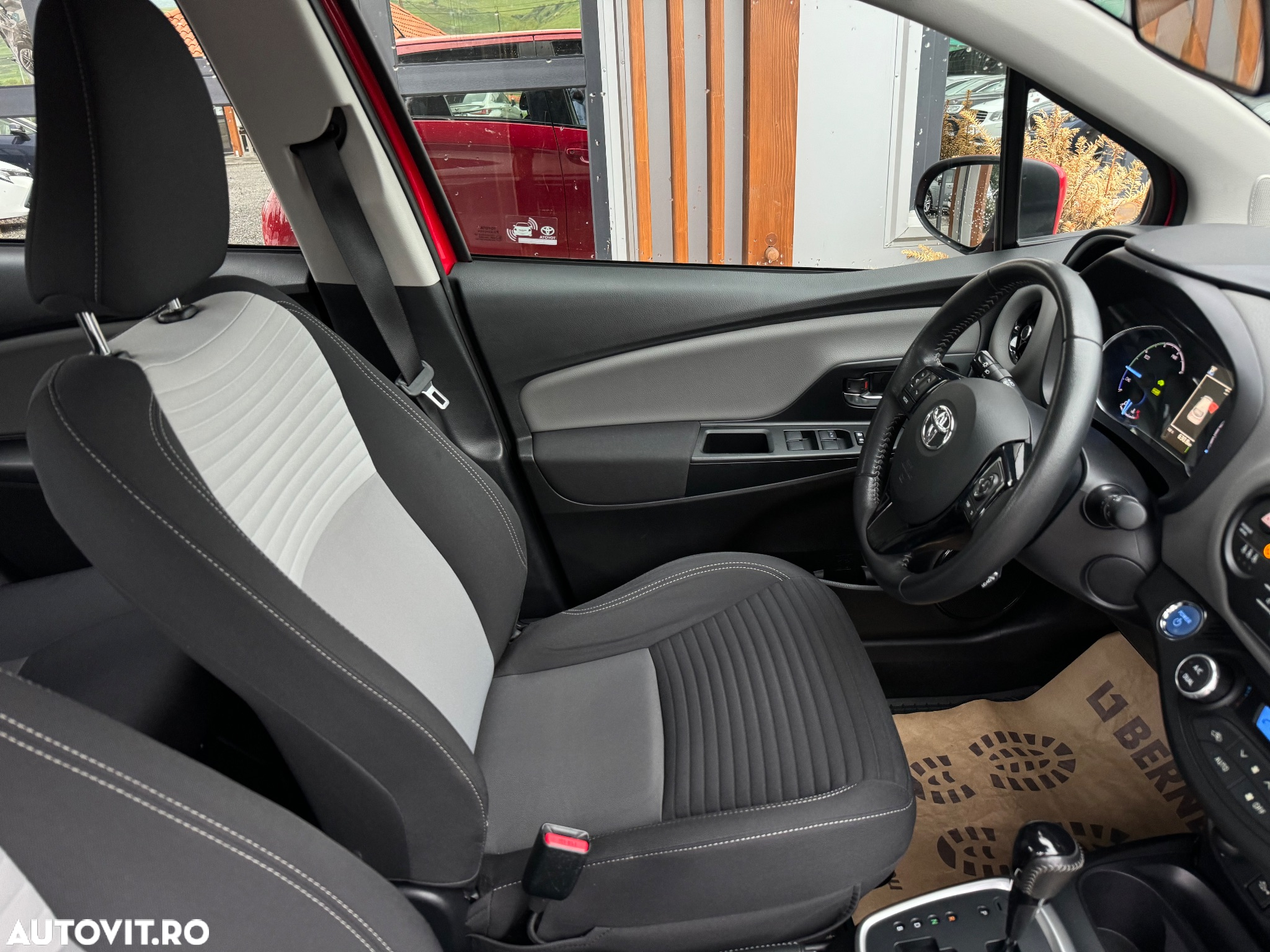 Toyota Yaris 1.5 VVT-i HSD Terra - 20