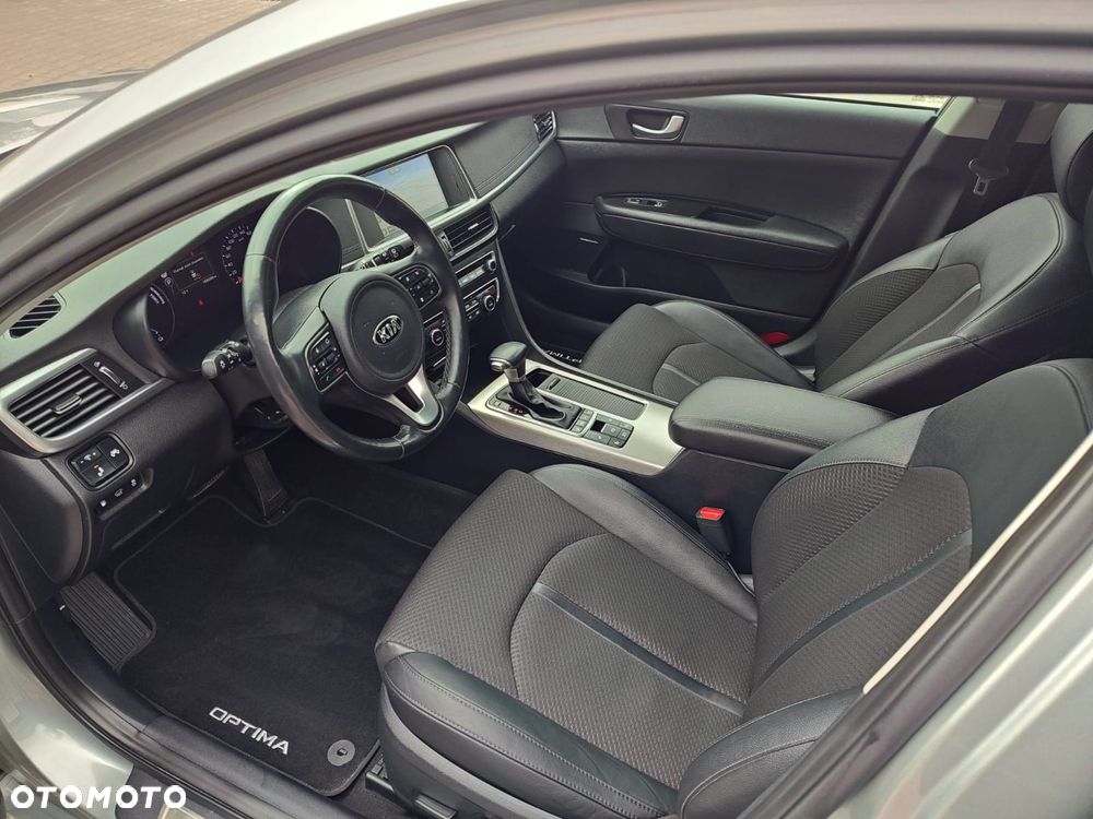 Kia Optima Plug-in Hybrid - 9