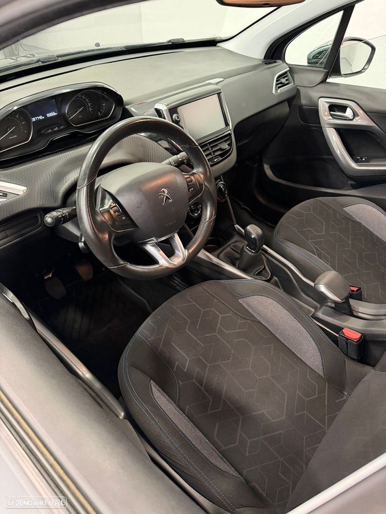 Peugeot 2008 1.2 PureTech Style - 8