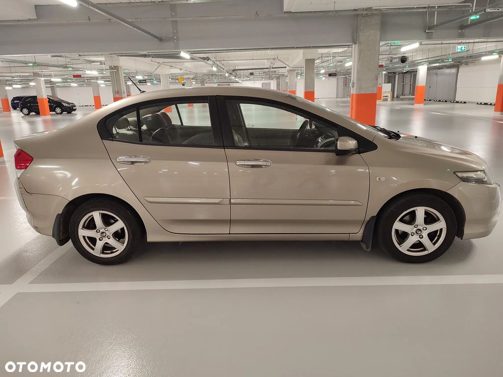 Honda City 1.4 Comfort - 1