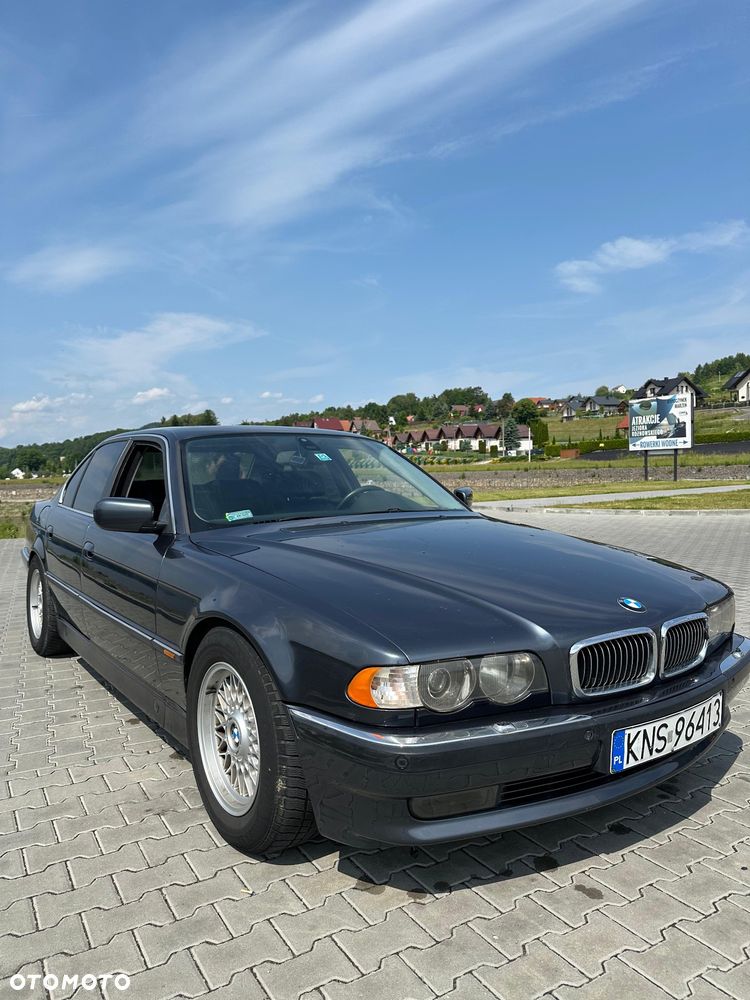 BMW Seria 7 740i - 7