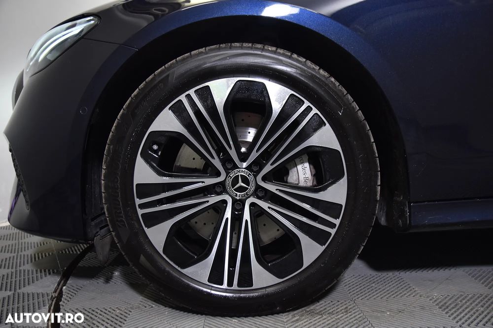 Mercedes-Benz E - 15