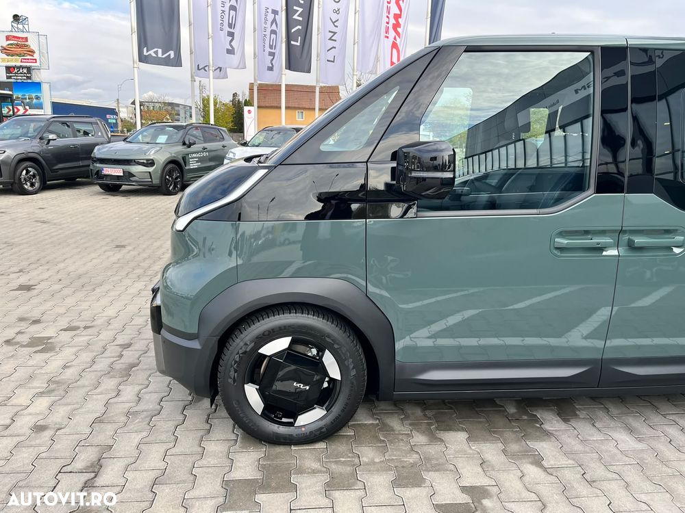 Kia PV5 Passenger - 13