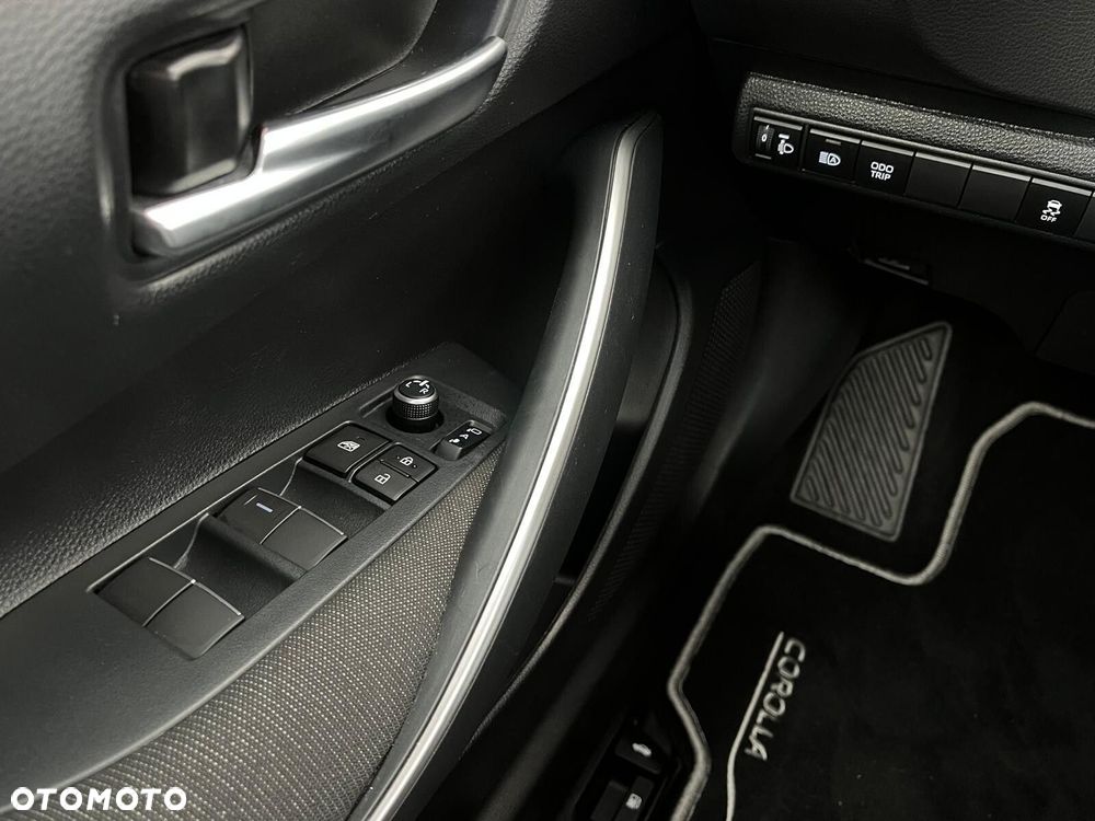 Toyota Corolla 1.8 Hybrid Comfort - 17