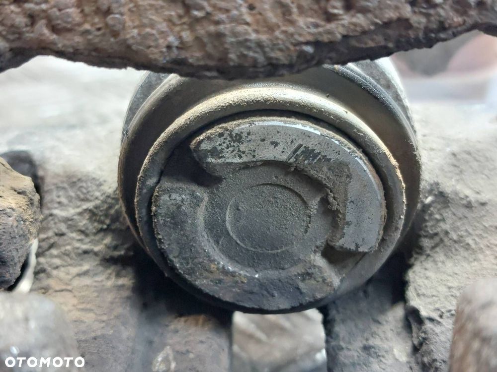 TARCZE HAMULCOWE TYŁ + ZACISKI VOLKSWAGEN PASSAT B5 FL - 4