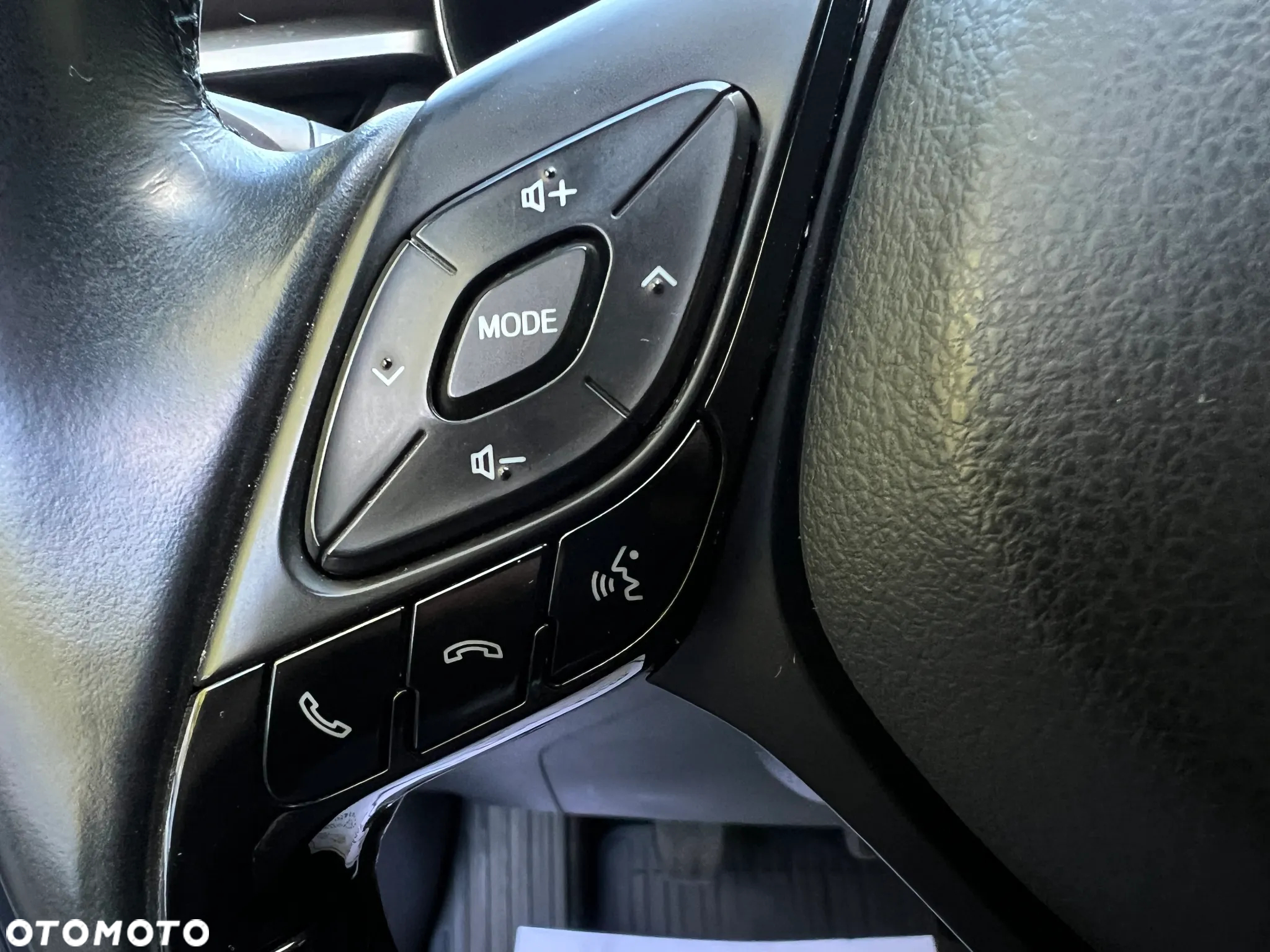 Toyota C-HR 1.2 T Prestige - 24
