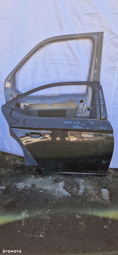 Drzwi Skoda SuperB 3 sedan 2015-2024r. Tył prawe - 1