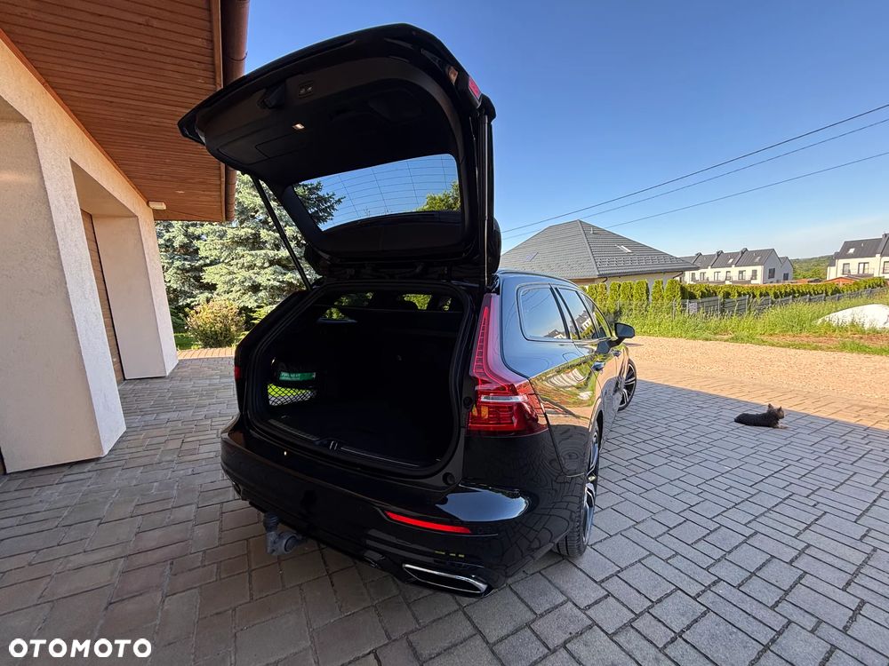 Volvo V60 D4 R-Design - 14