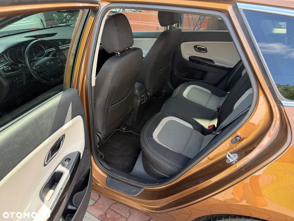 Kia Ceed 1.6 CRDi 136 ISG Platinum Edition - 27