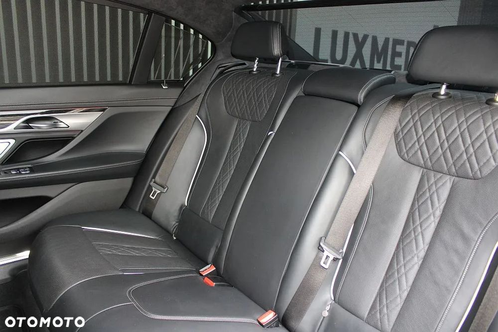 BMW Seria 7 750Li xDrive sport - 15