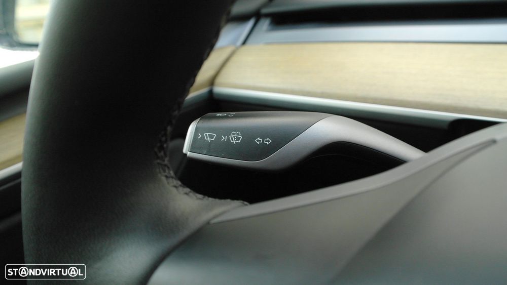 Tesla Model Y Long Range Tração Integral - 35