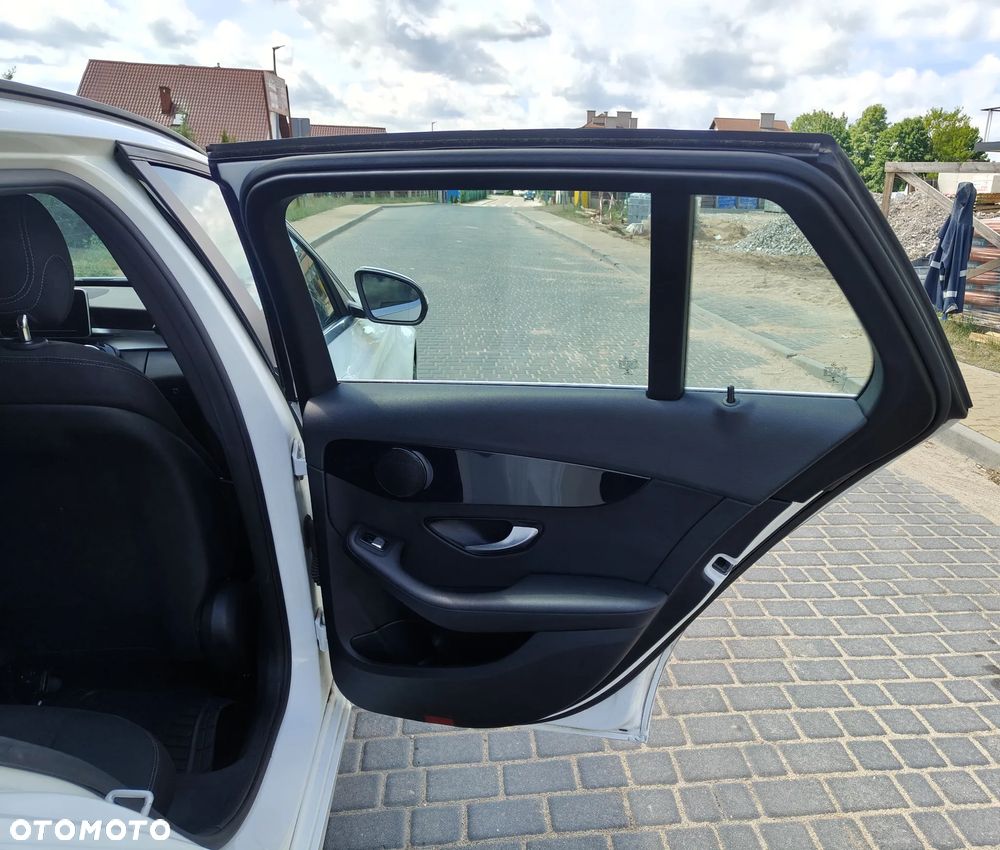 Mercedes-Benz Klasa C 200 d 9G-TRONIC - 24