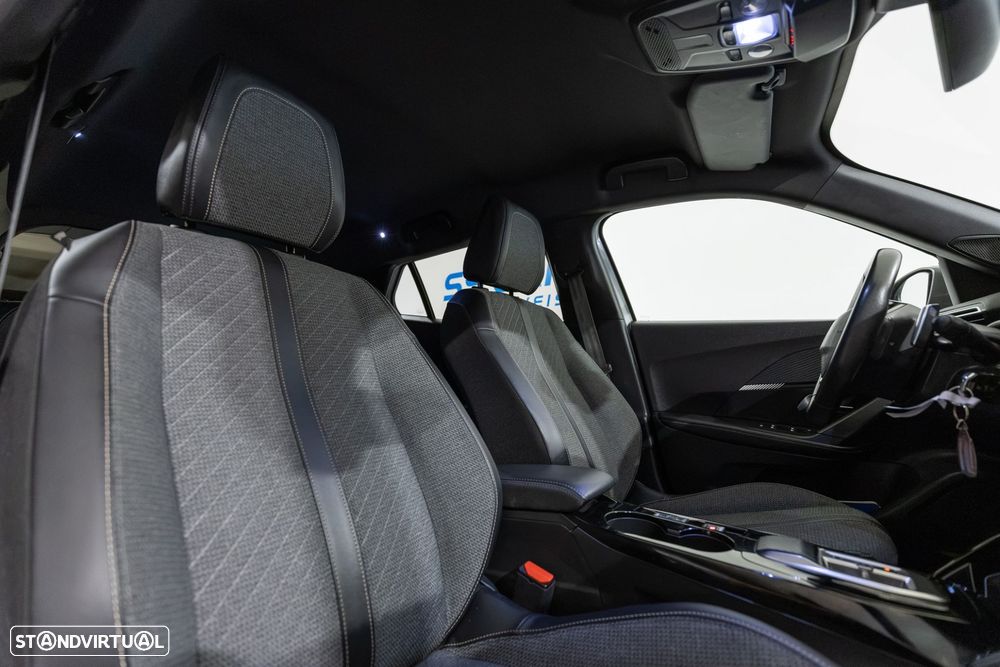 Peugeot 2008 1.2 PureTech Allure EAT8 - 23